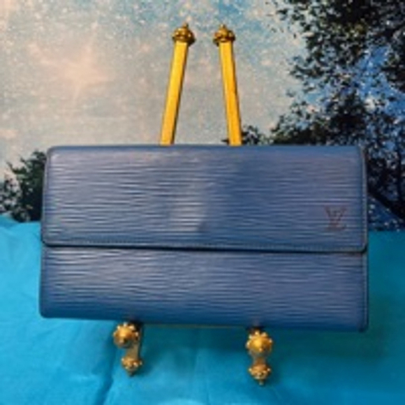 Louis Vuitton Epi Leather Wallet Royal Blue EUC Blue Beauty - Picture 1 of 12